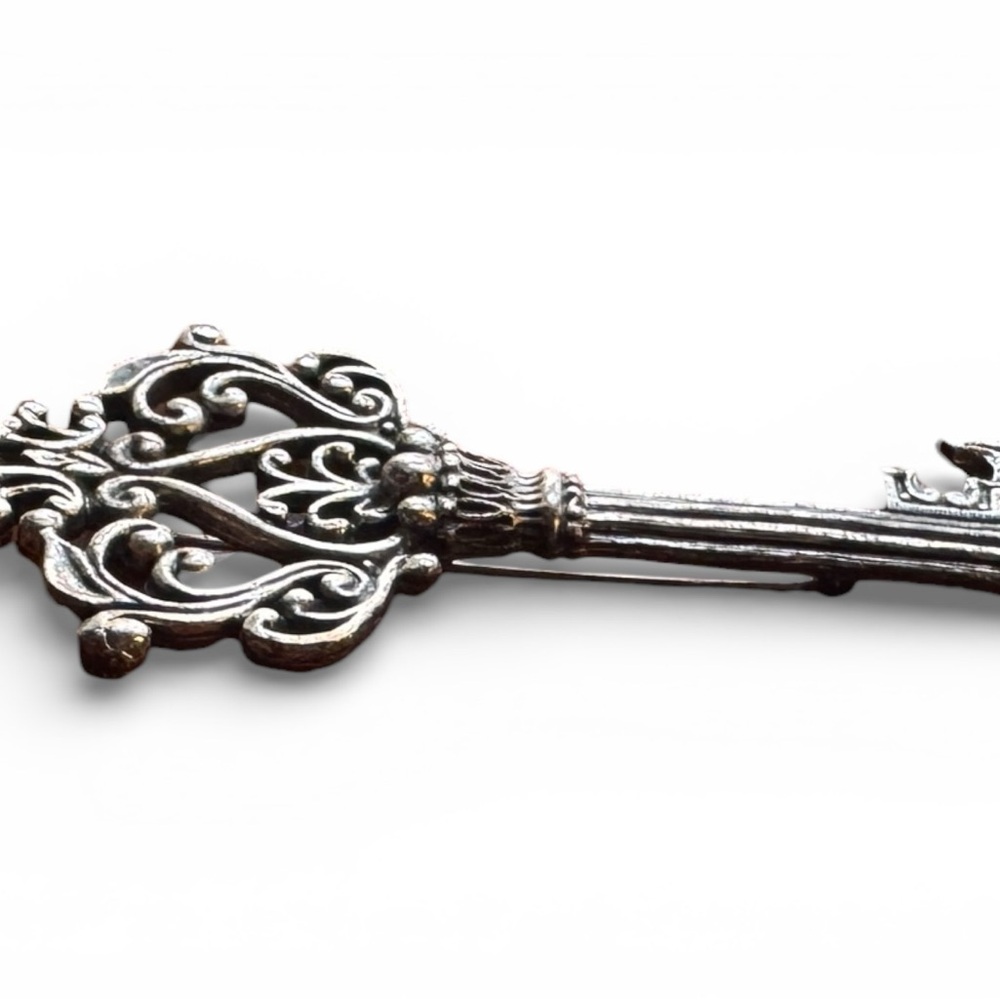 Key Brooch Pin